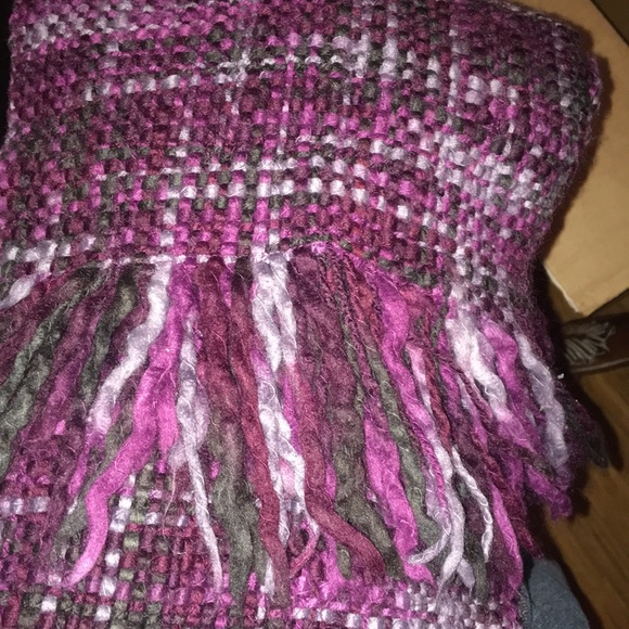 purple knitted scarf - Picture 2 of 2